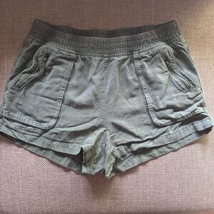 Women’s Olive Green Casual Pull On Shorts